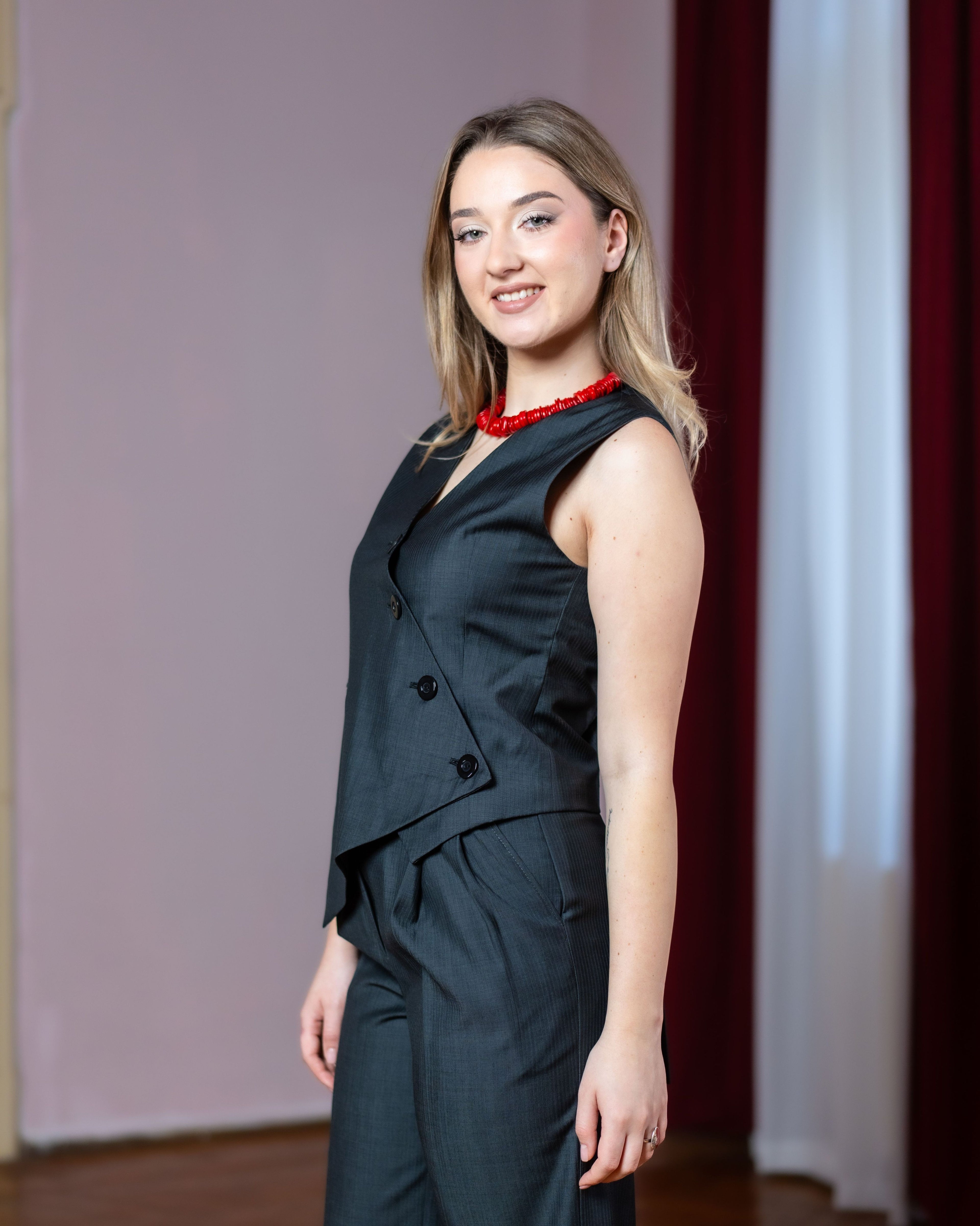 Vestă Donna